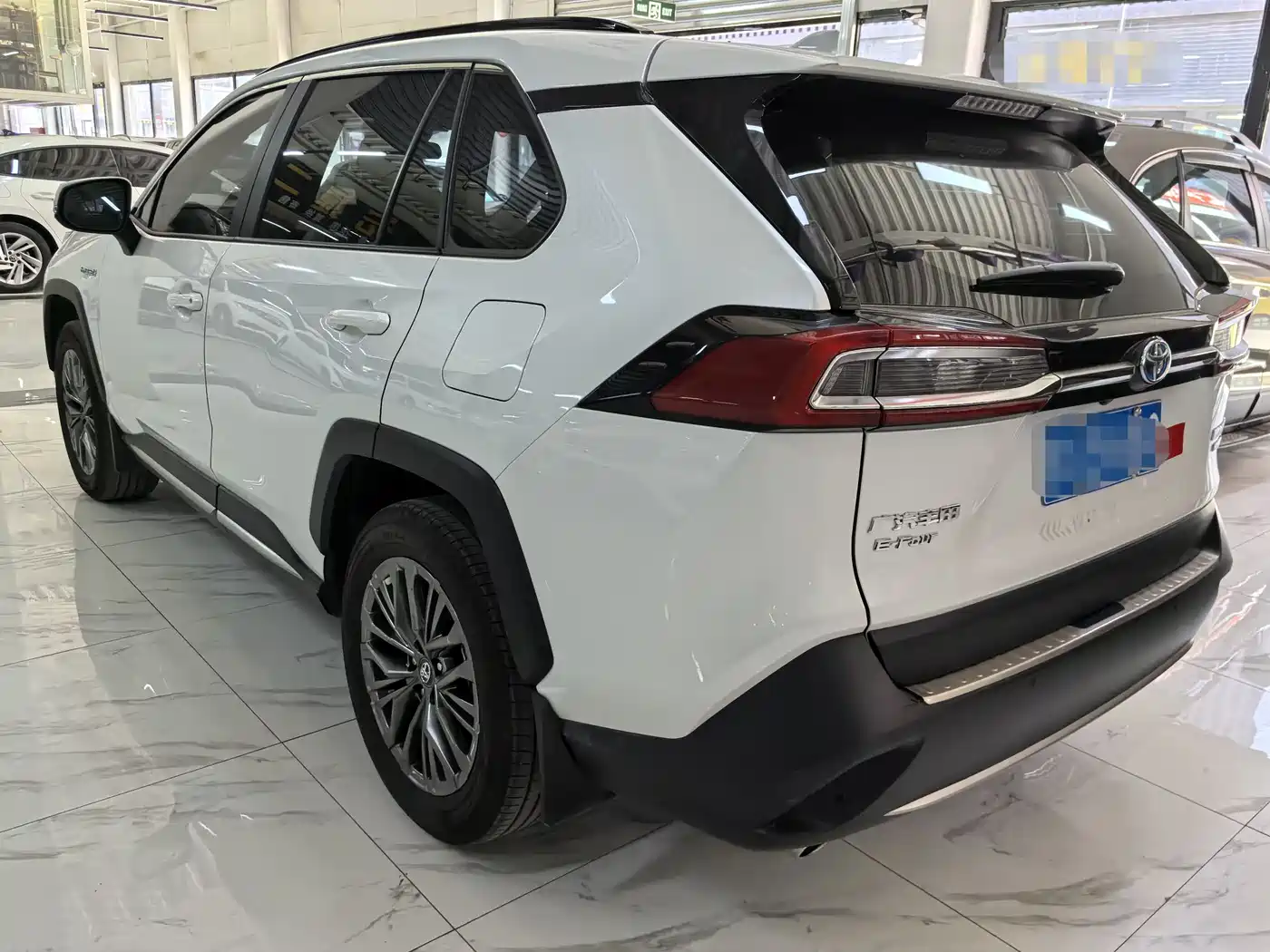 Toyota Wildlander 2024 2.0L CVT 4WD Luxury PLUS Edition фото 4