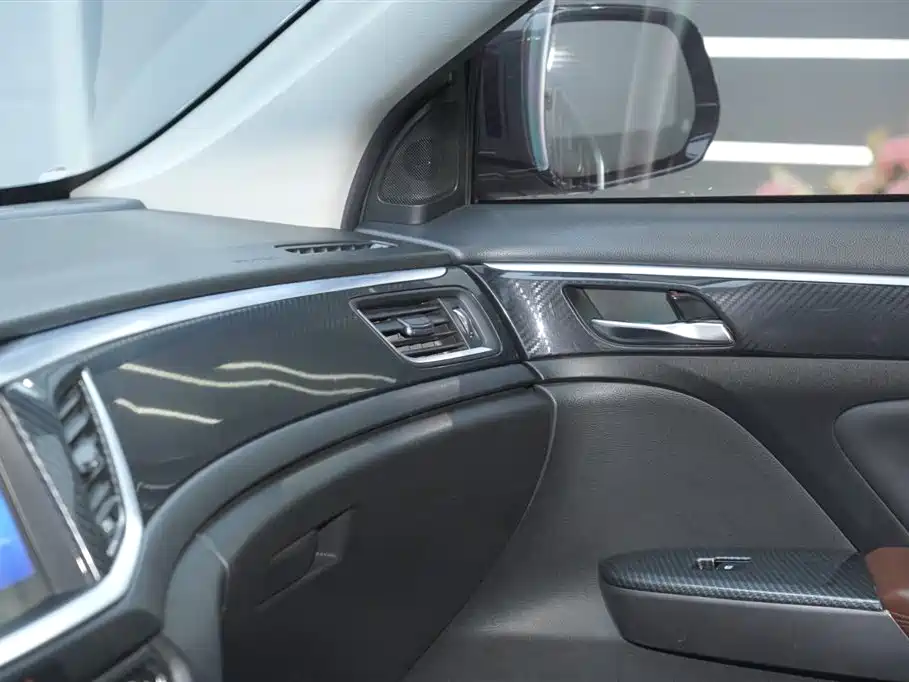 GAC Trumpchi Trumpchi GS7 2017 320T 2WD Luxury Smart Connect фото 15