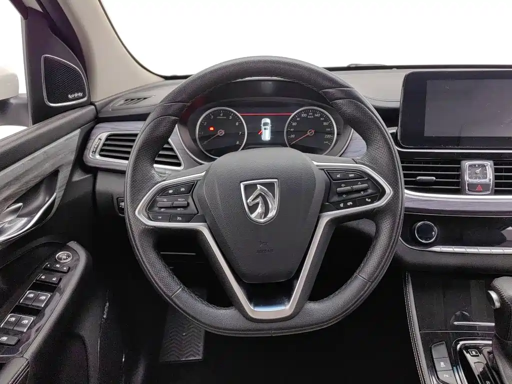 Фото 11 - Baojun 730