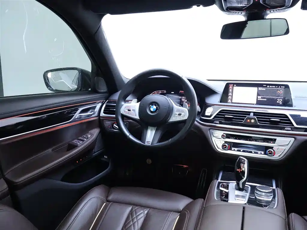 BMW 7 Series 2019 730Li M Sport Package фото 14
