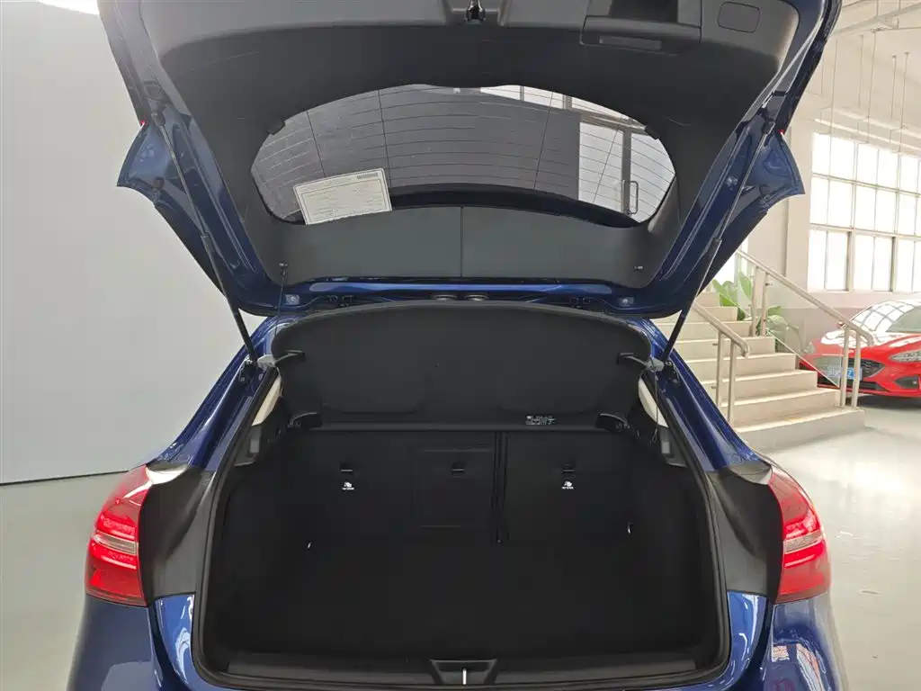 Mercedes-Benz GLA 2018 GLA 200 Dynamic фото 10