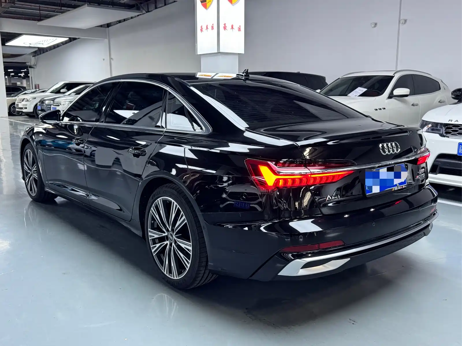 Photo 4 - Audi A6L