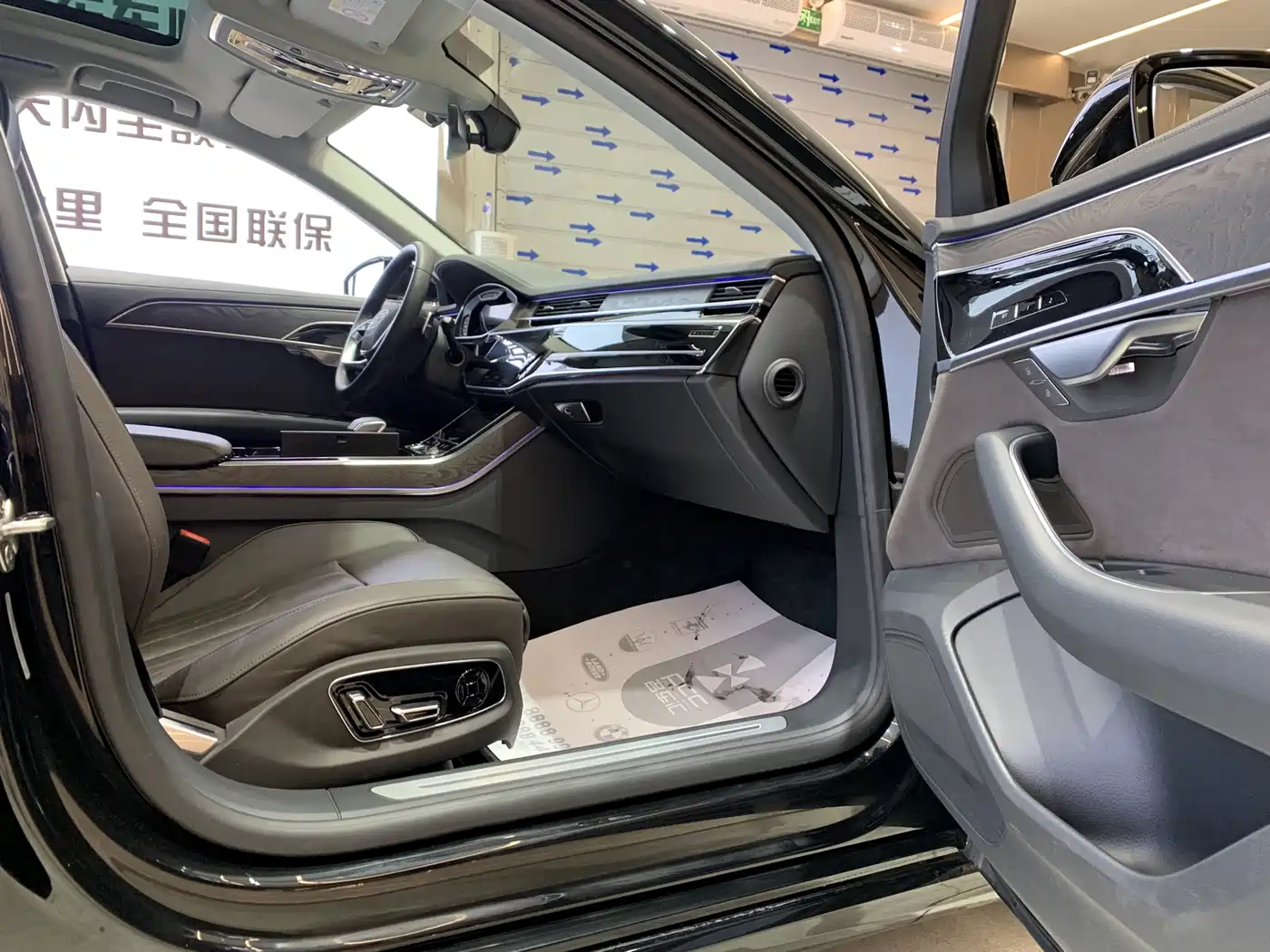 Audi A8 2023 A8L 45 TFSI quattro Luxury фото 18