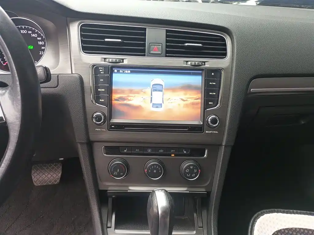 Volkswagen Golf 2016 230TSI Automatic Luxury фото 9