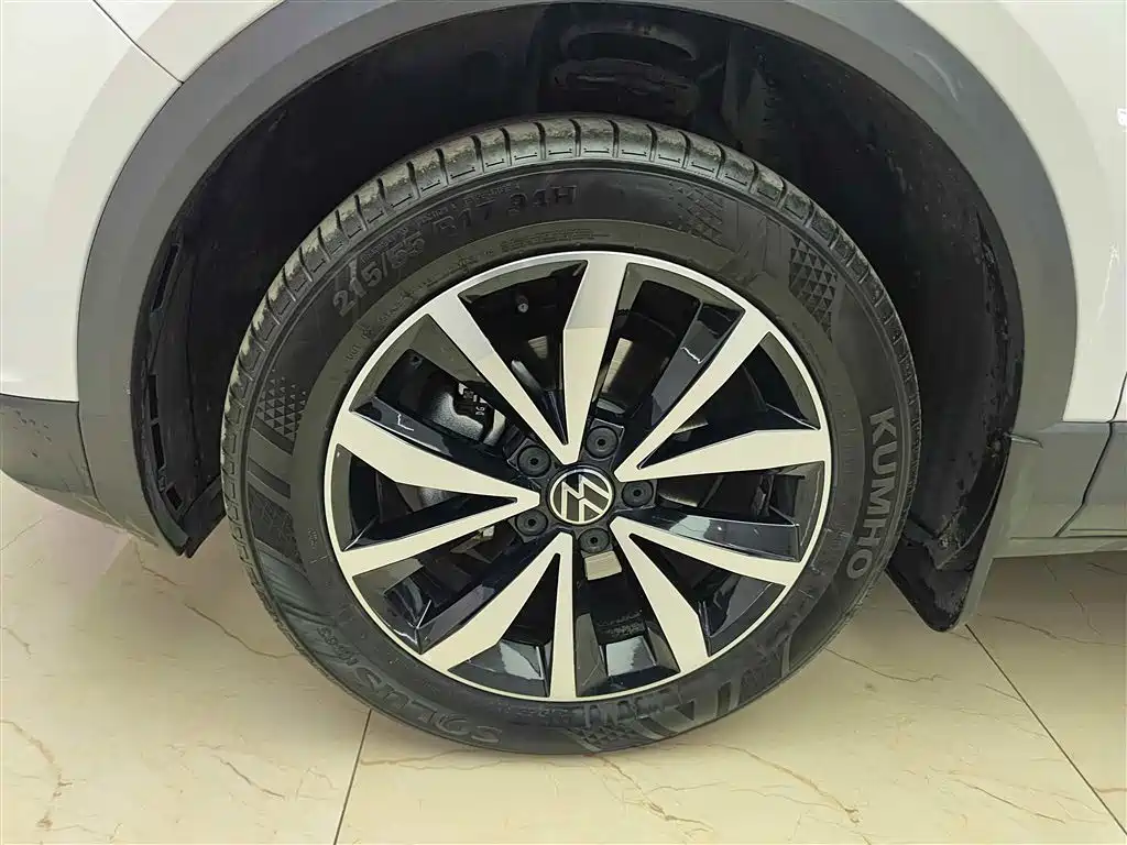 VOLKSWAGEN T-ROC EXPLORING SONGS