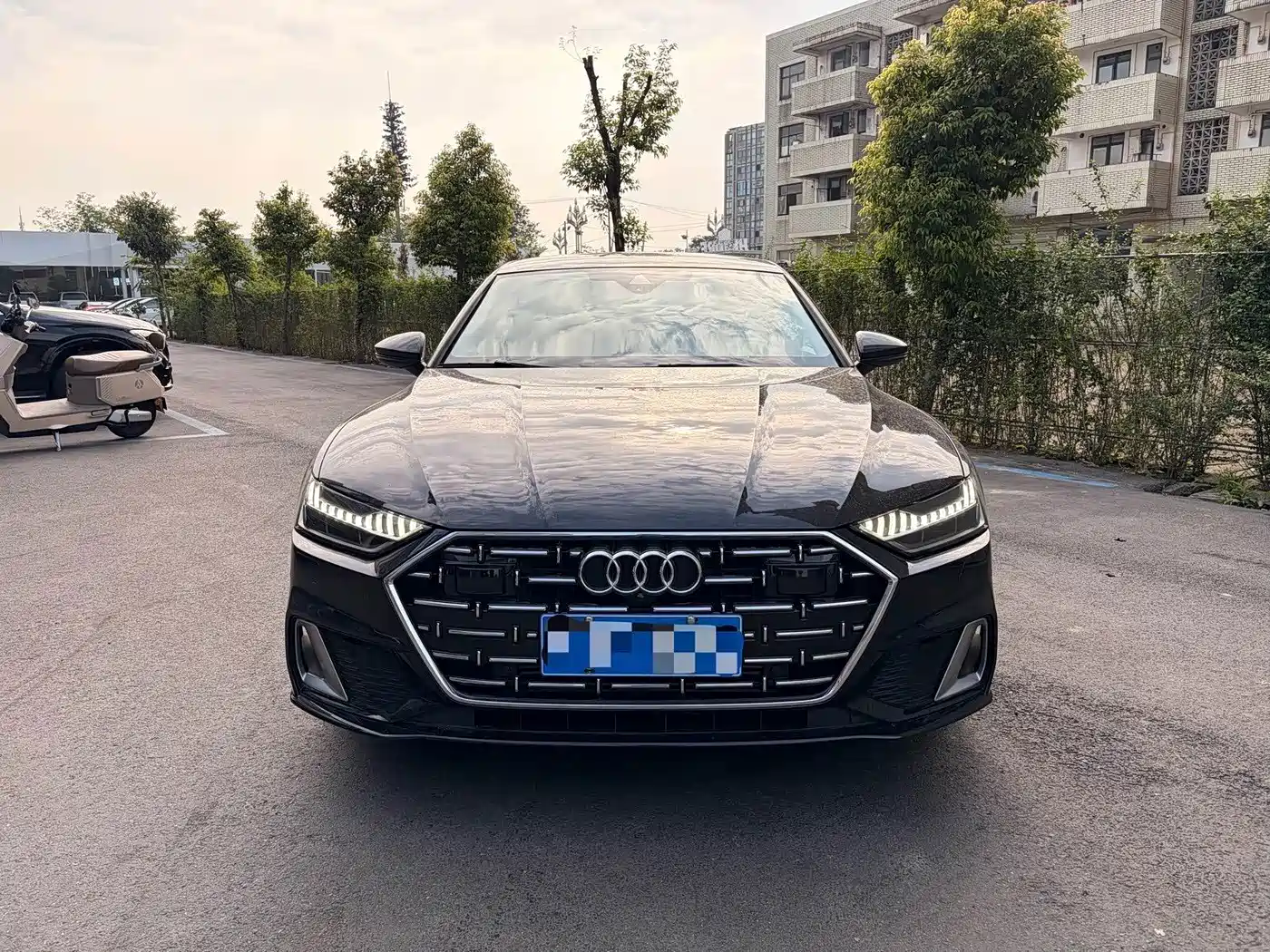 Фото 2 - Audi A7L