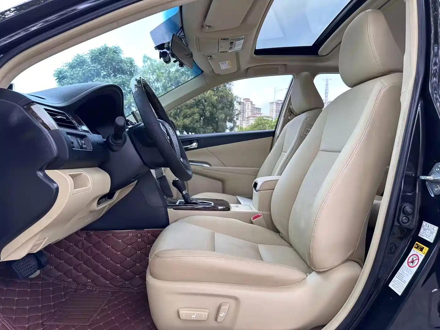 Toyota Camry 2016 2.0G 10th Anniversary Leading Edition фото 4