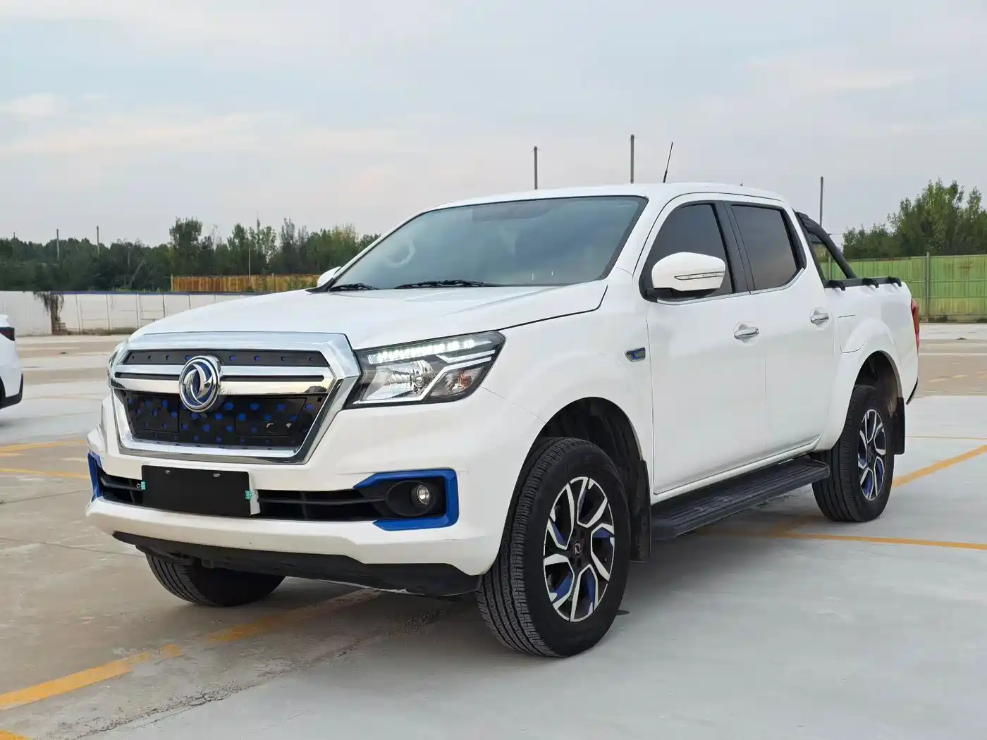 Dongfeng Rich 6 New Energy 2023 Bucket Flagship Edition 350km