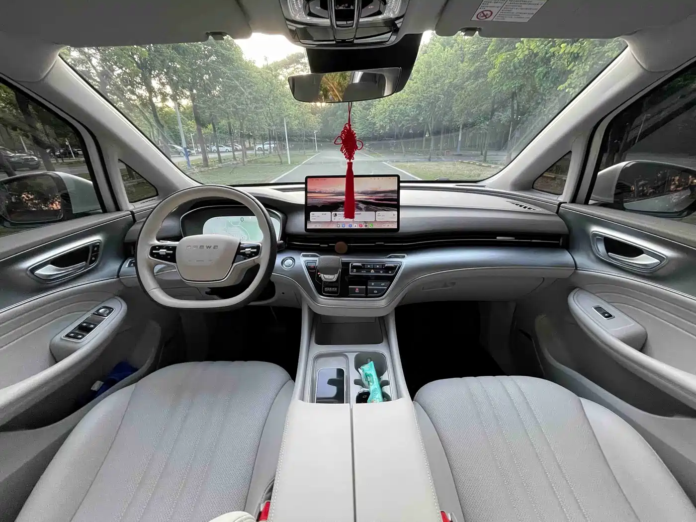 Roewe iMAX8 EV 2025 2025 1.5T DMH Land Luxury Edition