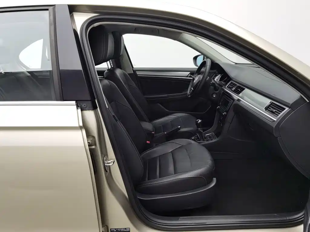 صورة 23 - Volkswagen Bora