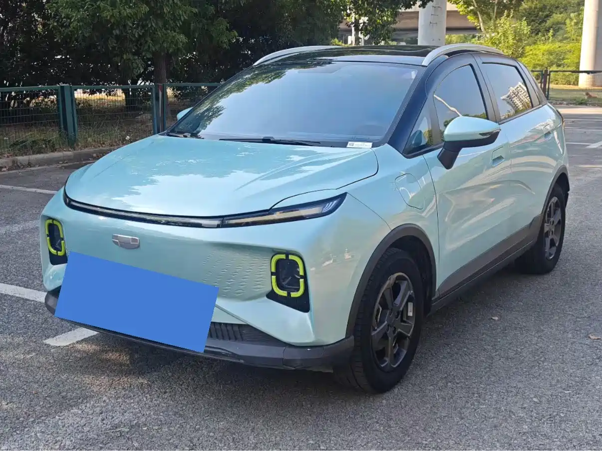 Фото 2 - Geely Geometry E Firefly