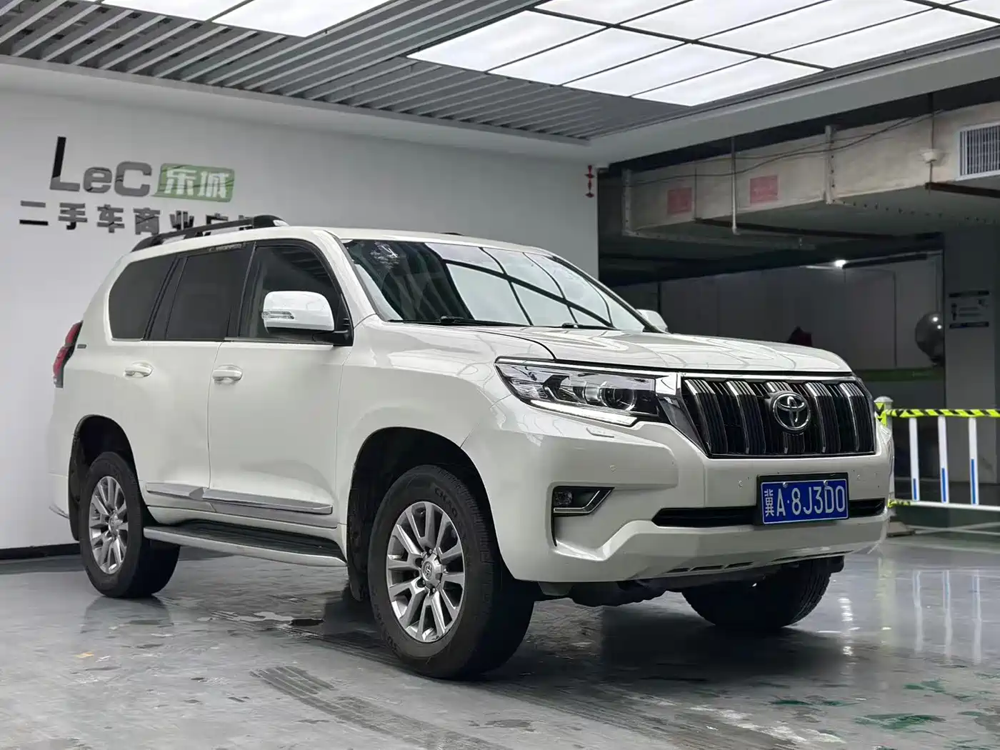 Toyota Prado 2018 3.5L Automatic TX-L NAVI Rear-mounted Spare Tire фото 3