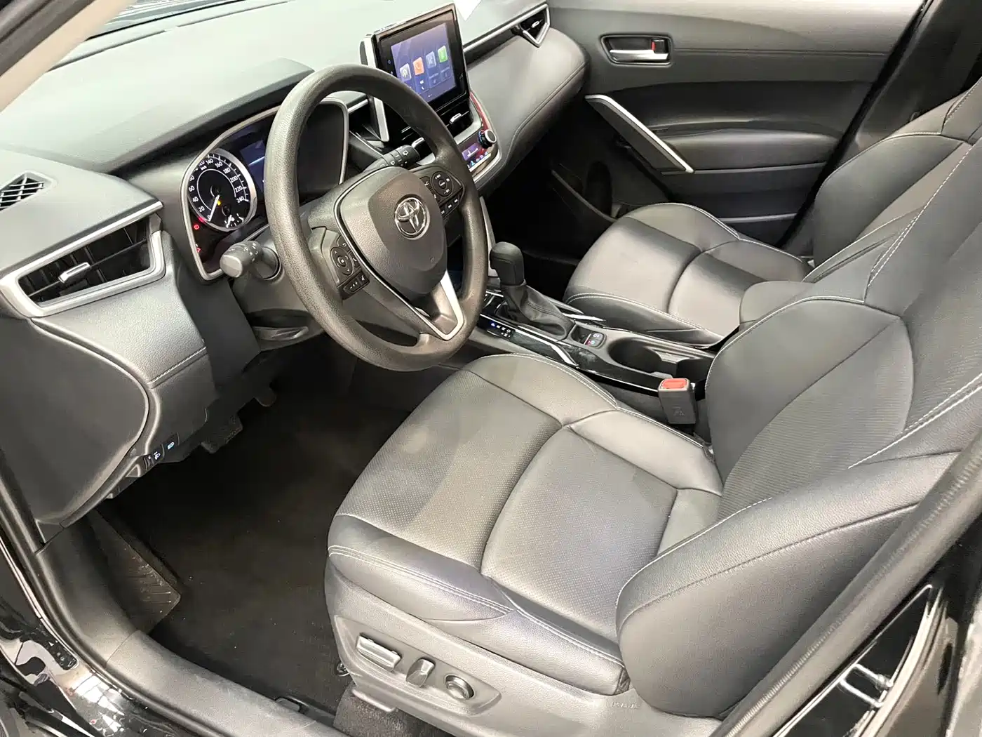 Toyota Frontlander 2022 2.0L CVT Luxury Edition фото 8