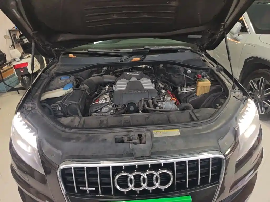 Фото 20 - Audi Q7