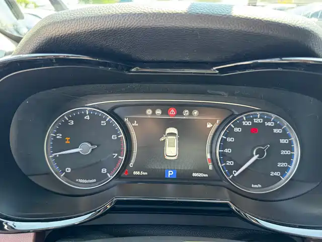 GAC Trumpchi Trumpchi GS8 2017 320T AWD Luxury Smart Connect (7-Seater) — фото 5