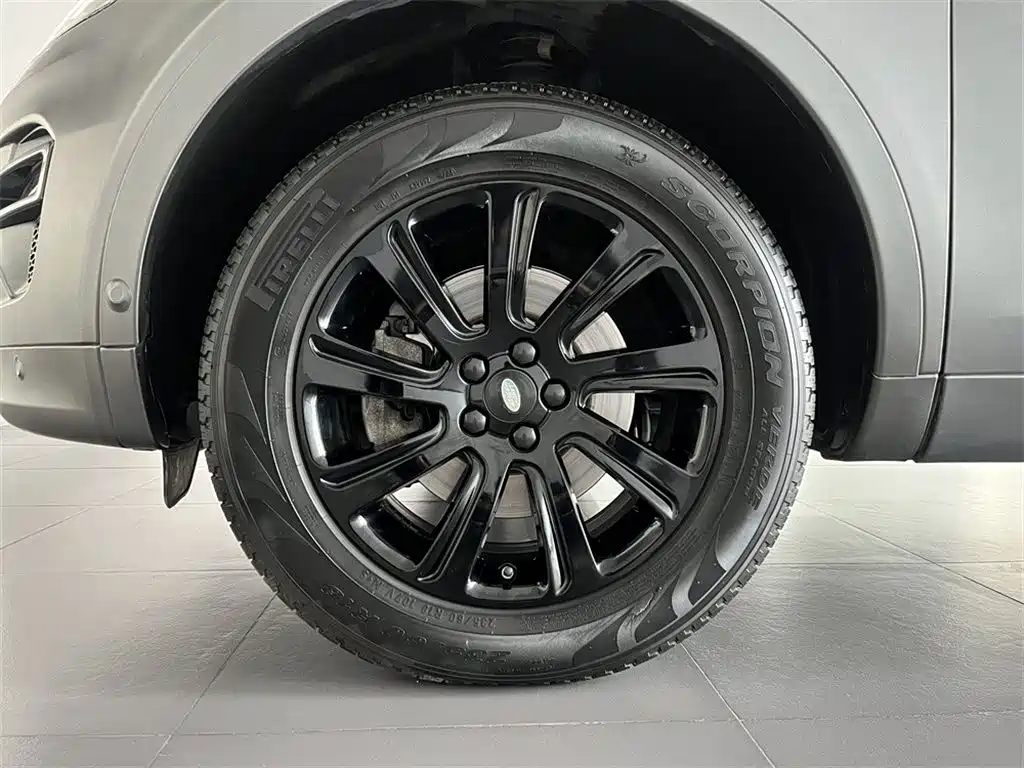 Land Rover Discovery Sport 2018 240PS SE Edition фото 14