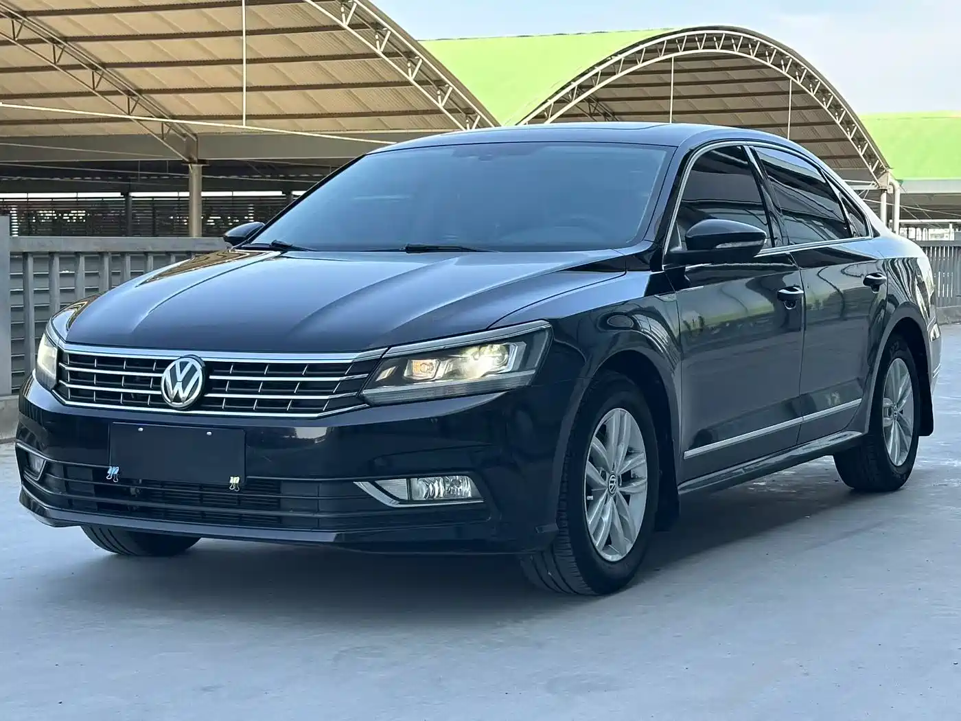 Volkswagen Passat 2016 330TSI DSG Honor Edition