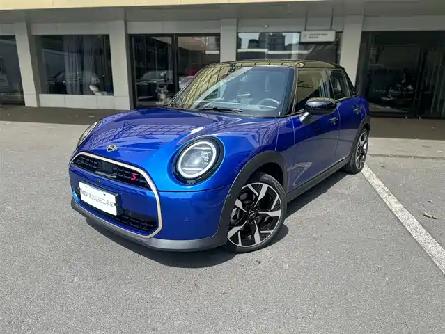 MINI 2025 Model 2.0T COOPER S Artist 5-Door — фото 1