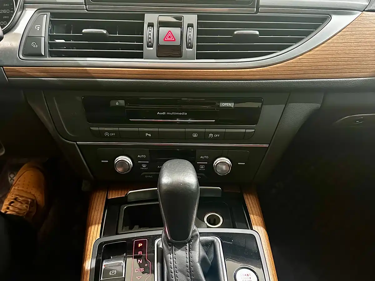 Audi A6L 2018 30th Anniversary 30 FSI Style фото 14