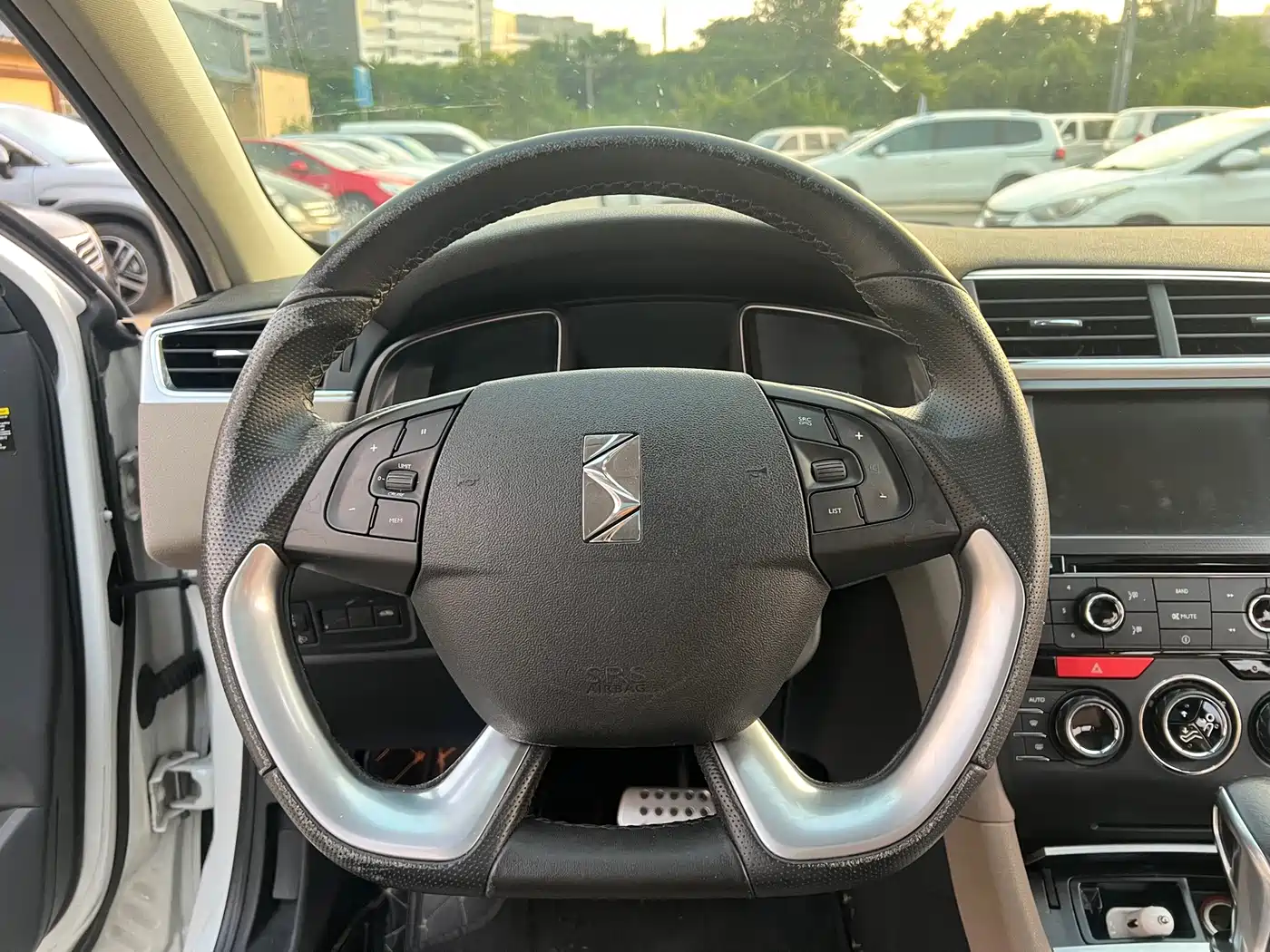 DS 6 2016 2014 1.6T Luxury Edition THP200