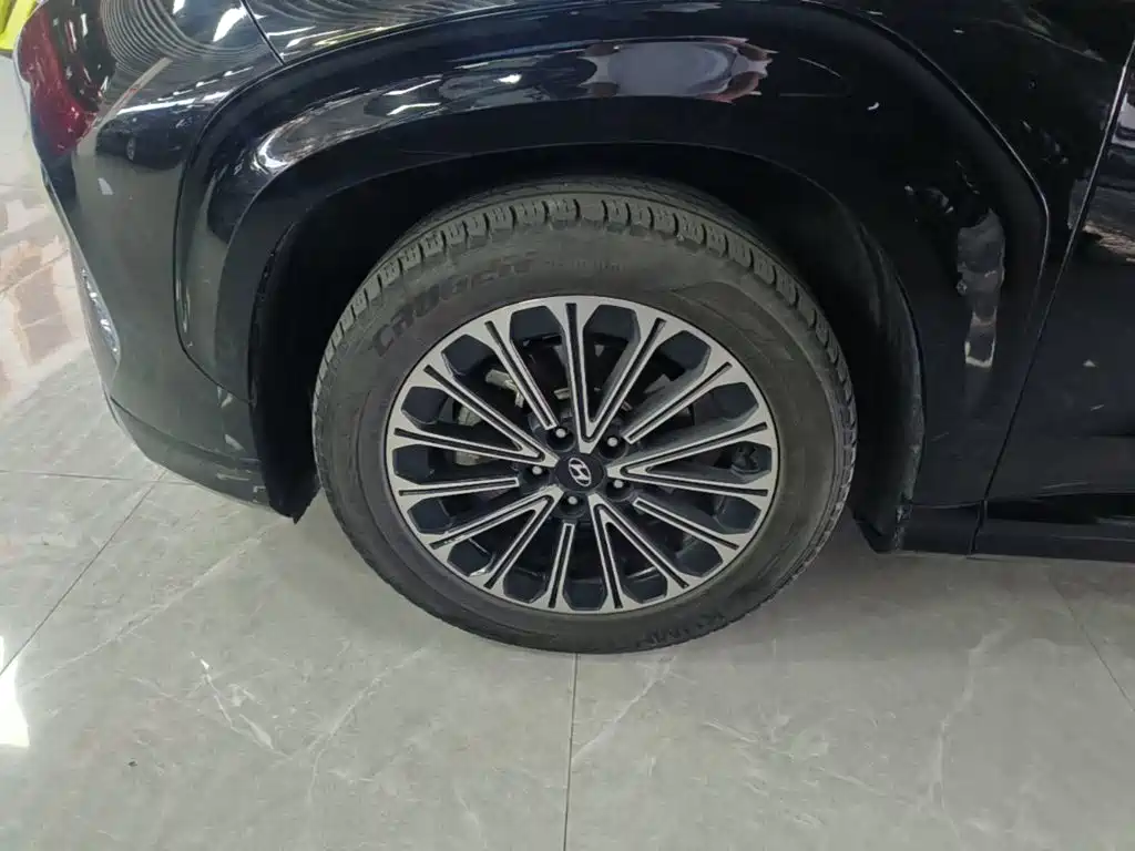 Hyundai Custo 2025 2024 270TGDi LUX Premium Edition