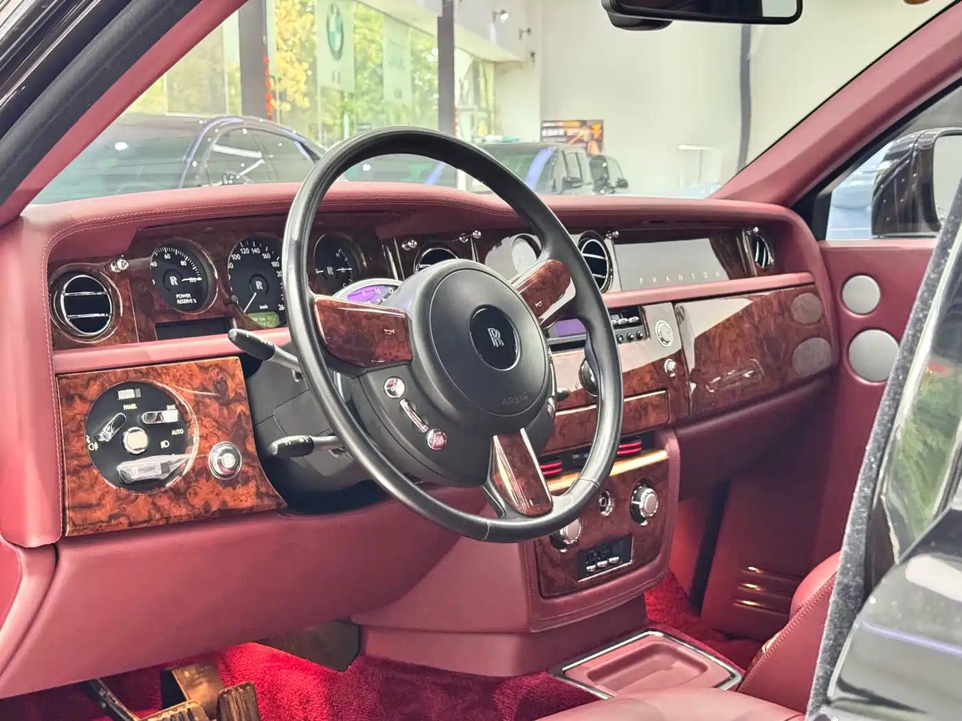 Фото 24 - Rolls-Royce Phantom