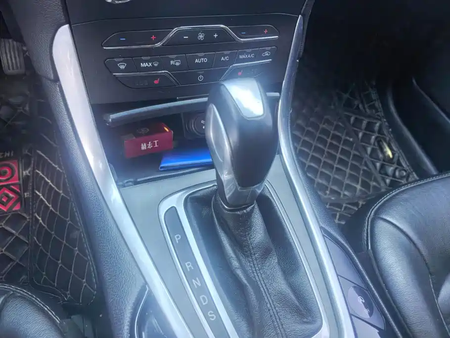 Ford Edge 2019 2018 EcoBoost 245 FWD Luxury 7-seater China V