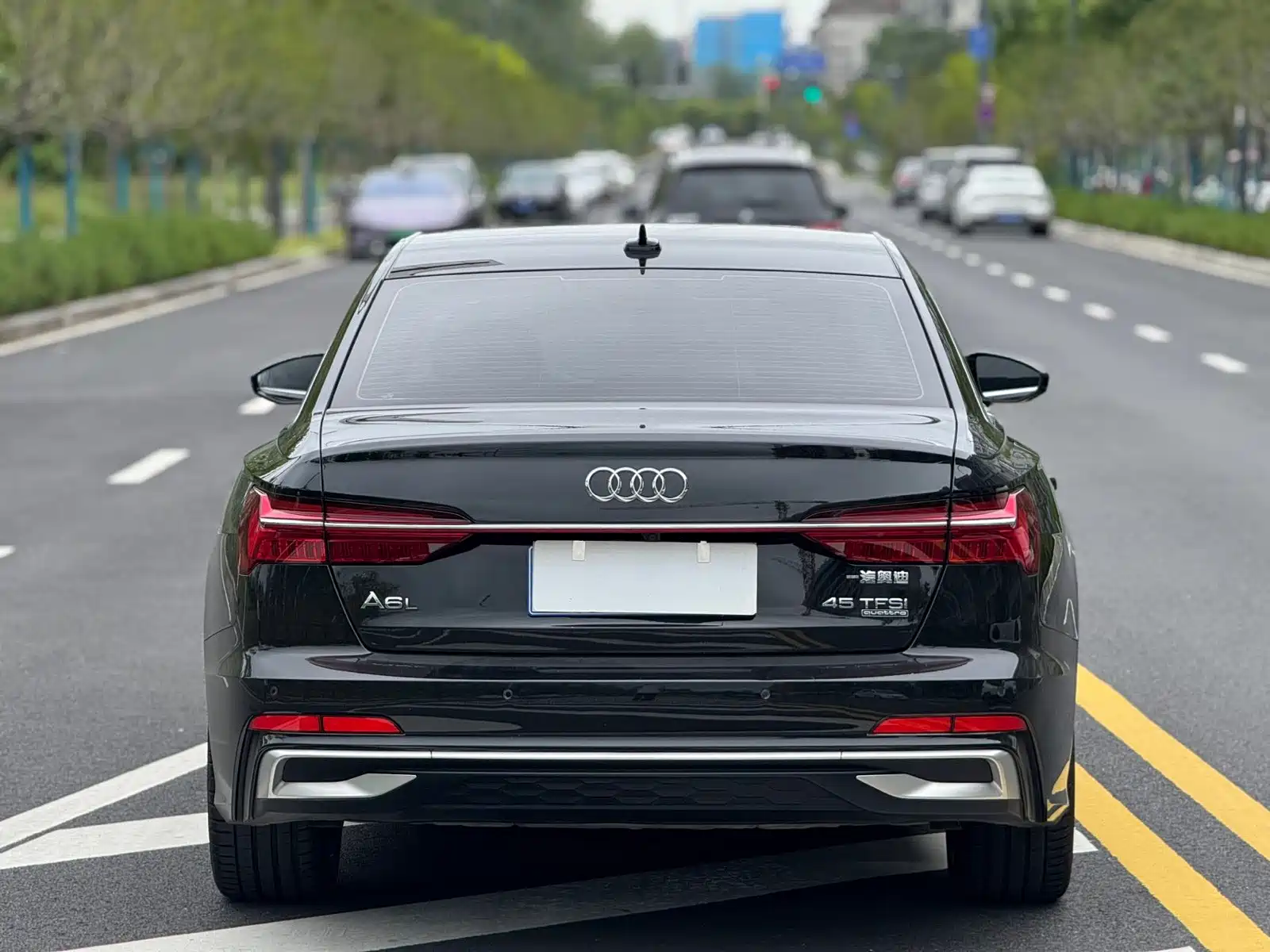 Фото 9 - Audi A6L