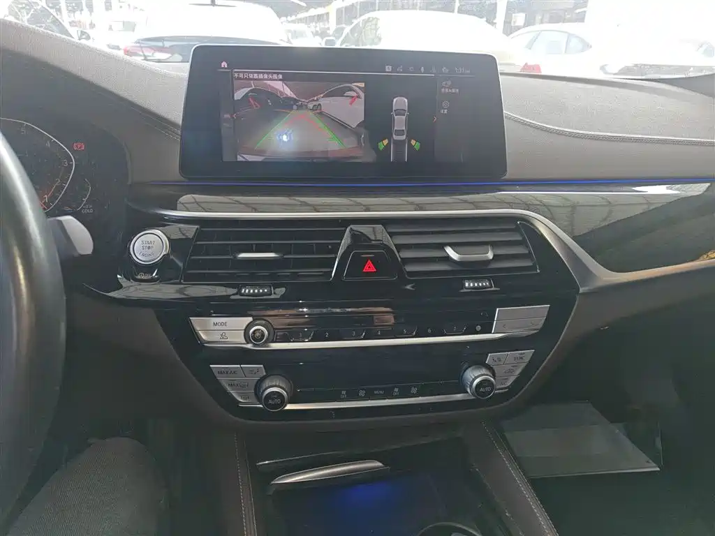 BMW 5 Series 2020 525Li M Sport Package фото 9