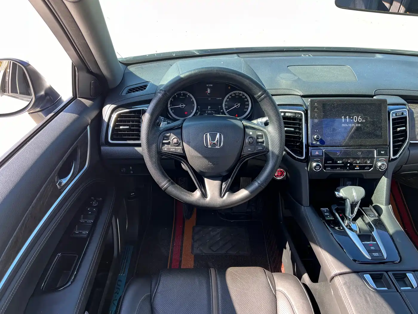 Фото 10 - Honda UR-V