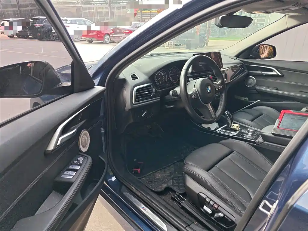 BMW 1 Series 2023 125i M Sport Shadow Edition фото 13