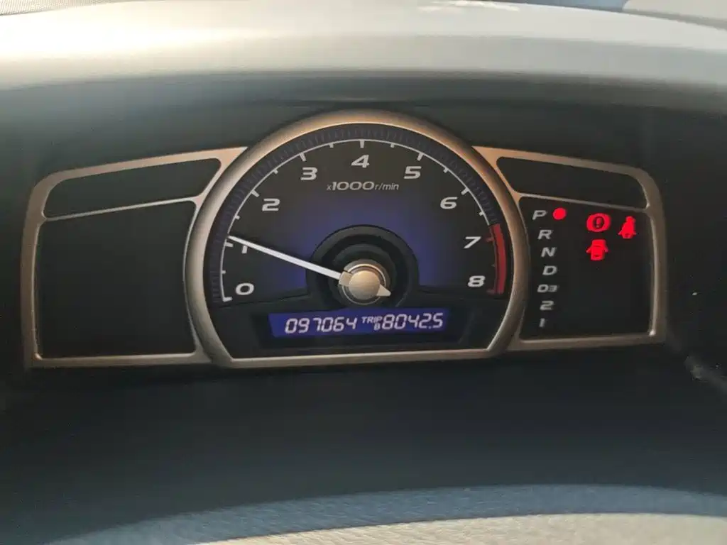 CIIMO CIIMO 2016 2015 1.8L Automatic Comfort Edition