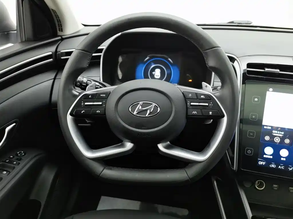 Фото 11 - Hyundai Tucson
