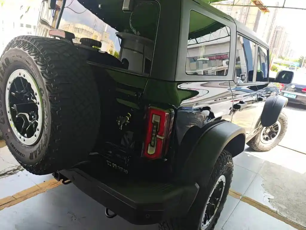 Ford Bronco 2025 2024 2.3T Badlands
