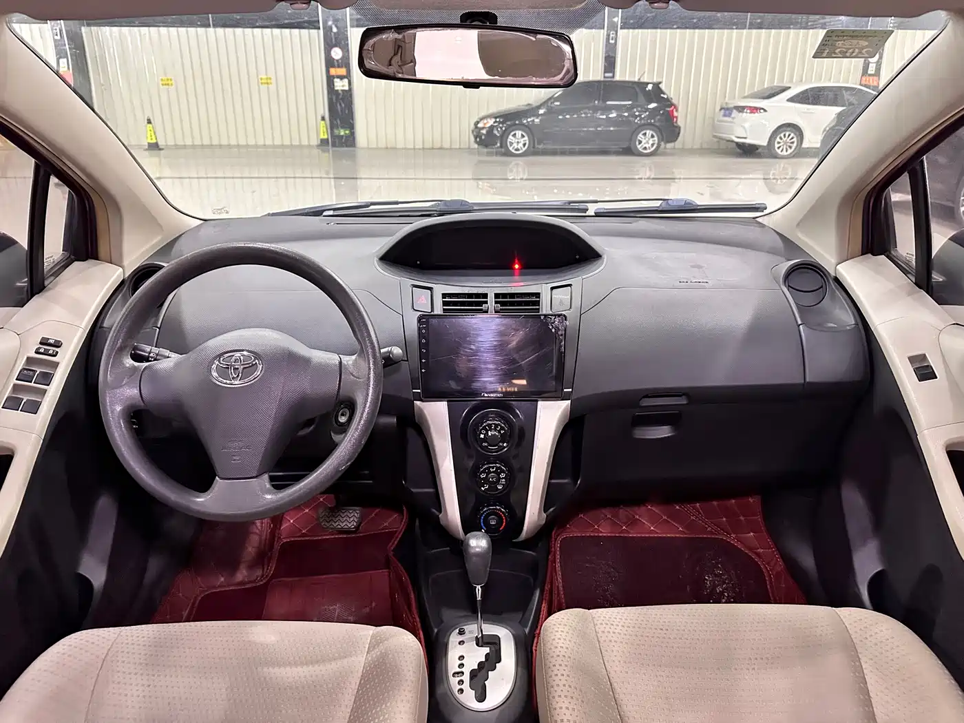 Toyota Yaris 2011 1.6E Auto Charm Edition фото 7