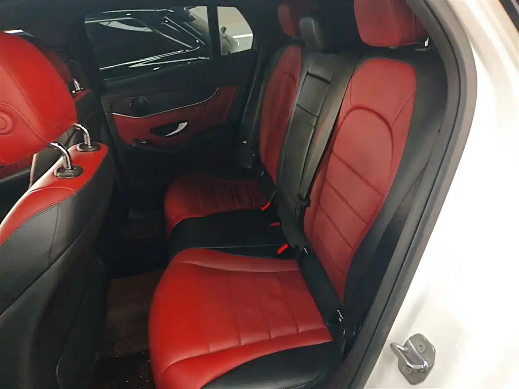 Mercedes-Benz GLC Coupe 2018 GLC 200 4MATIC Coupe SUV фото 13