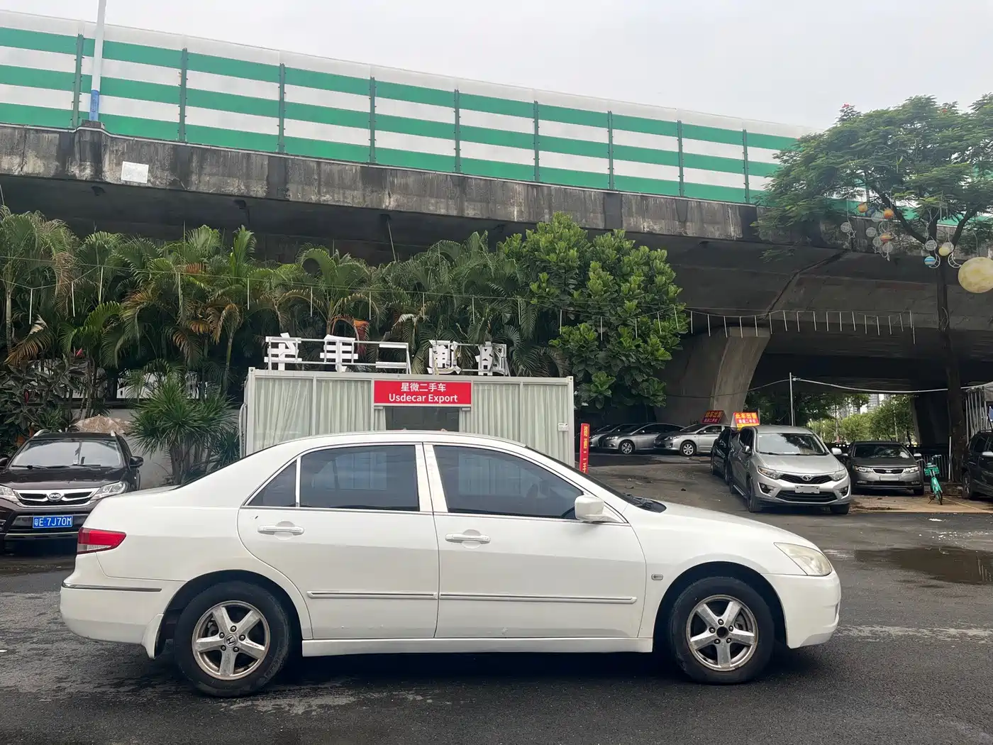 Honda Accord 2004 2004 2.0L