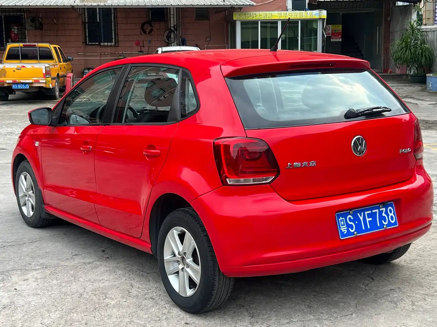 Volkswagen Polo 2013 1.4L Manual Trend Edition фото 6