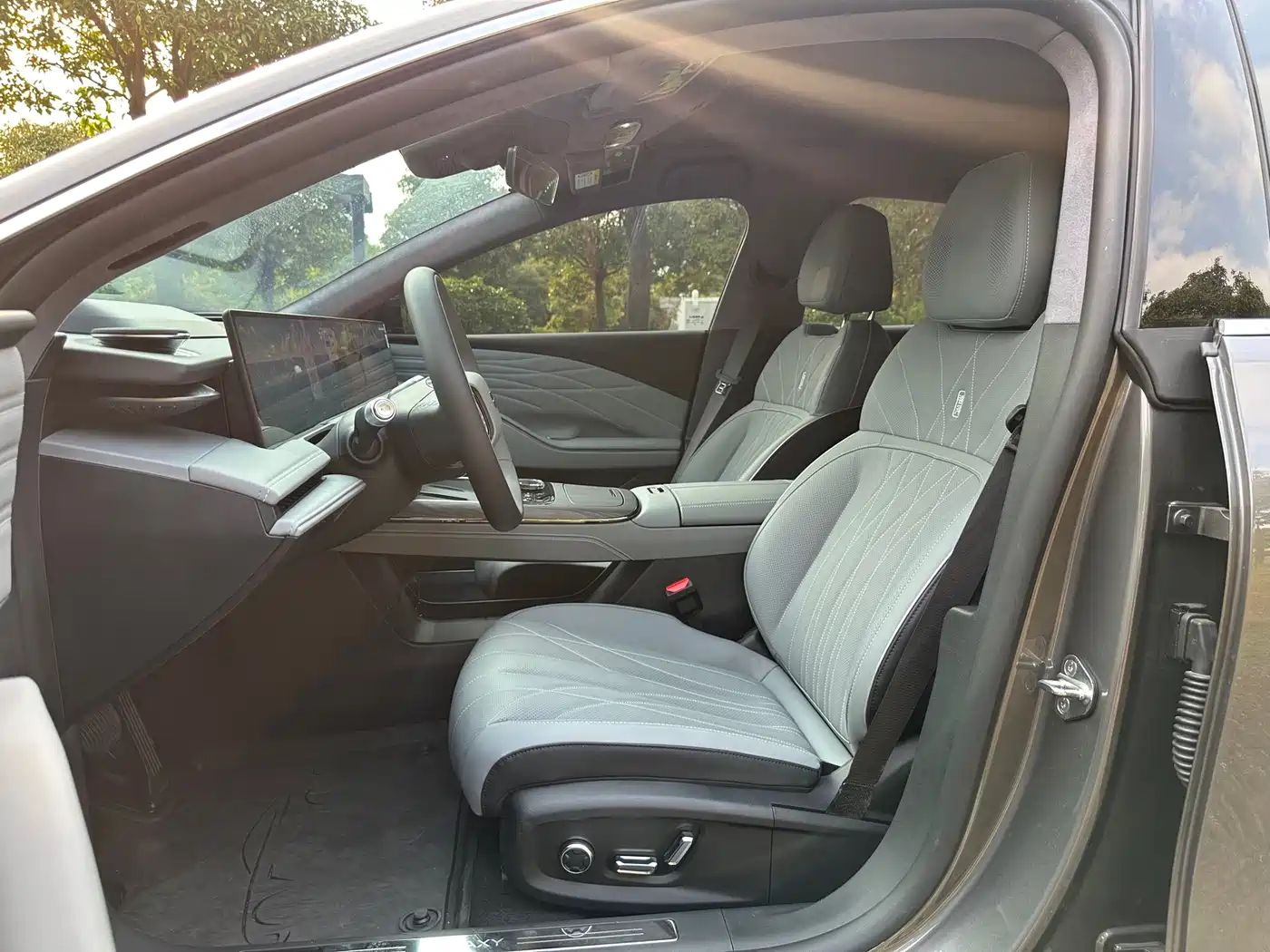 GEELY GALAXY GALAXY E8