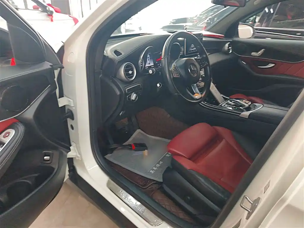Mercedes-Benz GLC Coupe 2018 GLC 200 4MATIC Coupe SUV фото 12