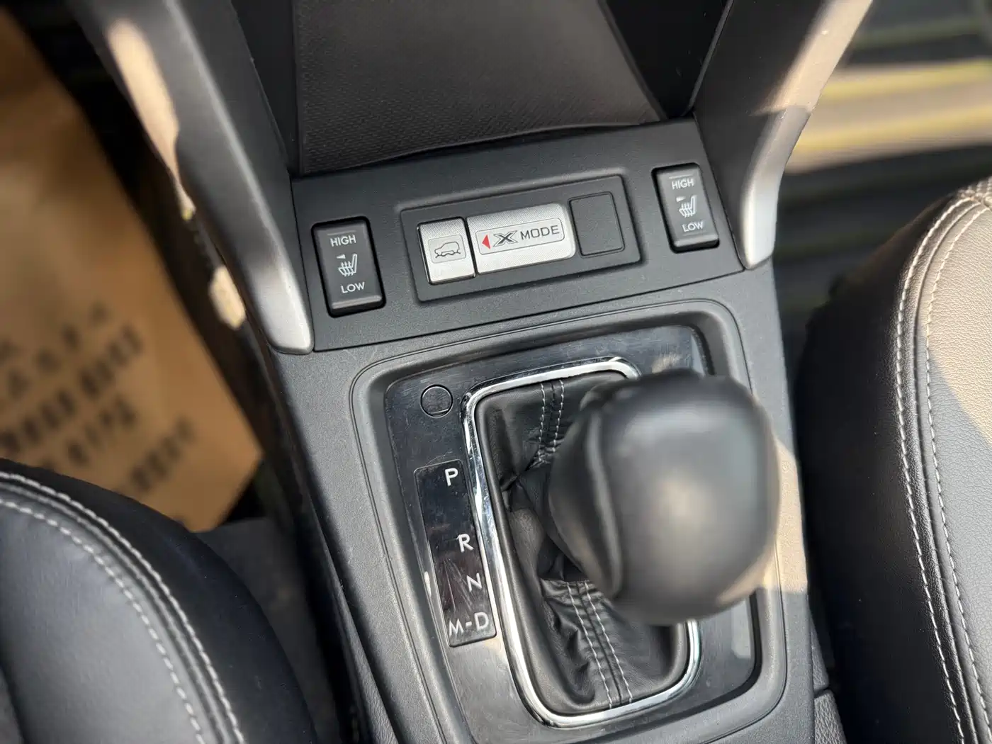 Subaru Forester 2015 2.0i Special Commemorative Edition фото 16
