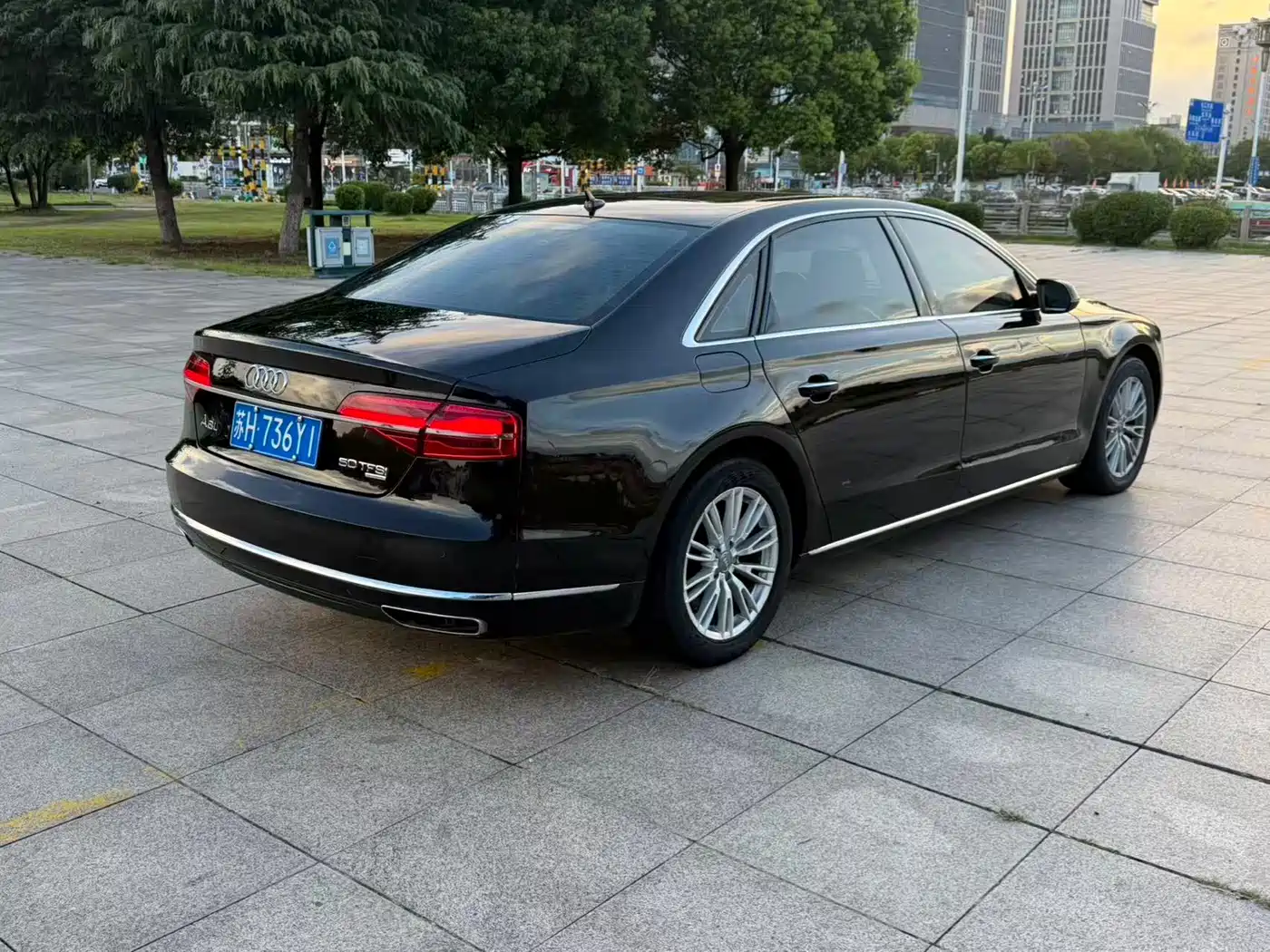 Фото 9 - Audi A8