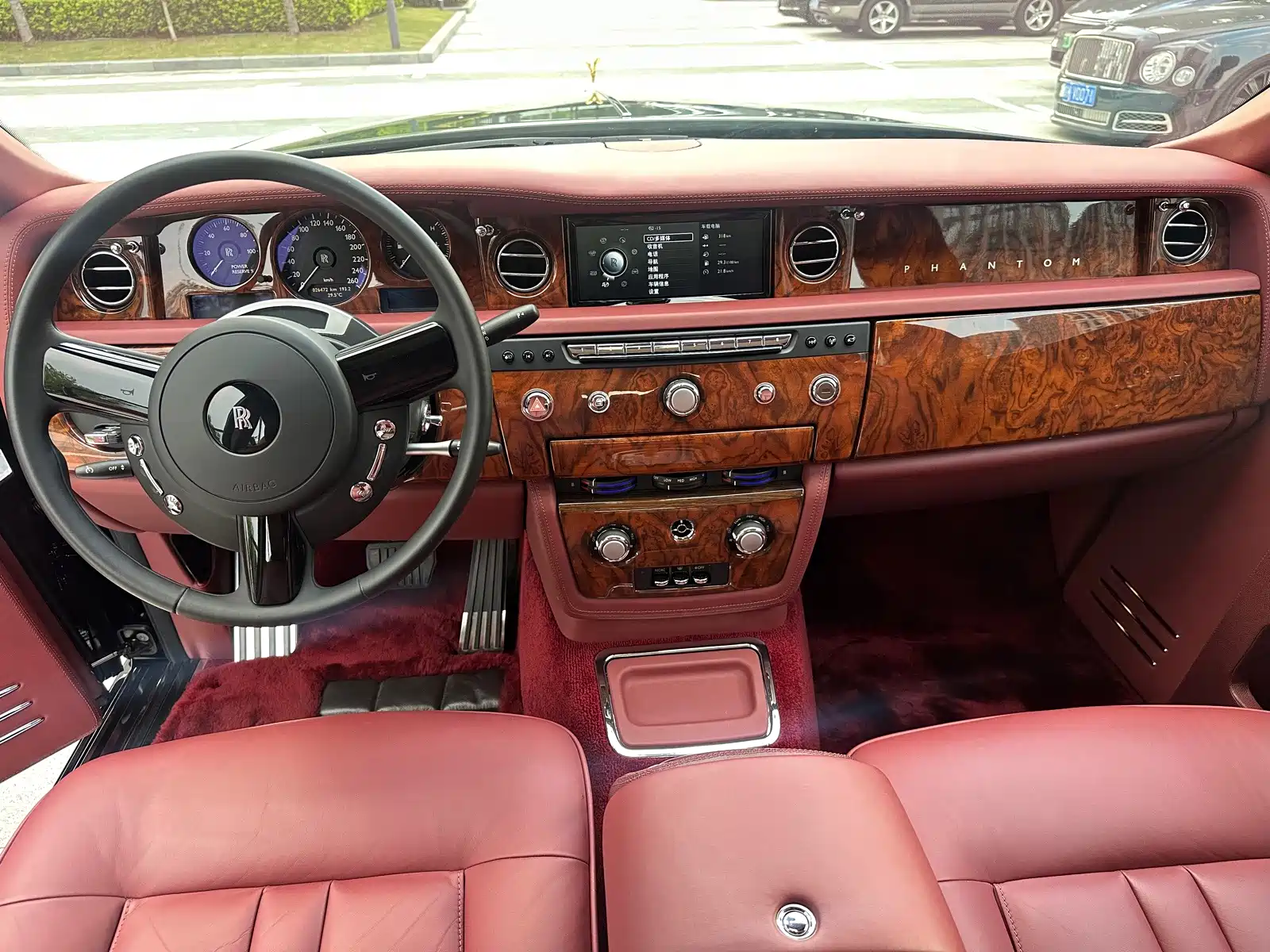 Фото 17 - Rolls-Royce Phantom