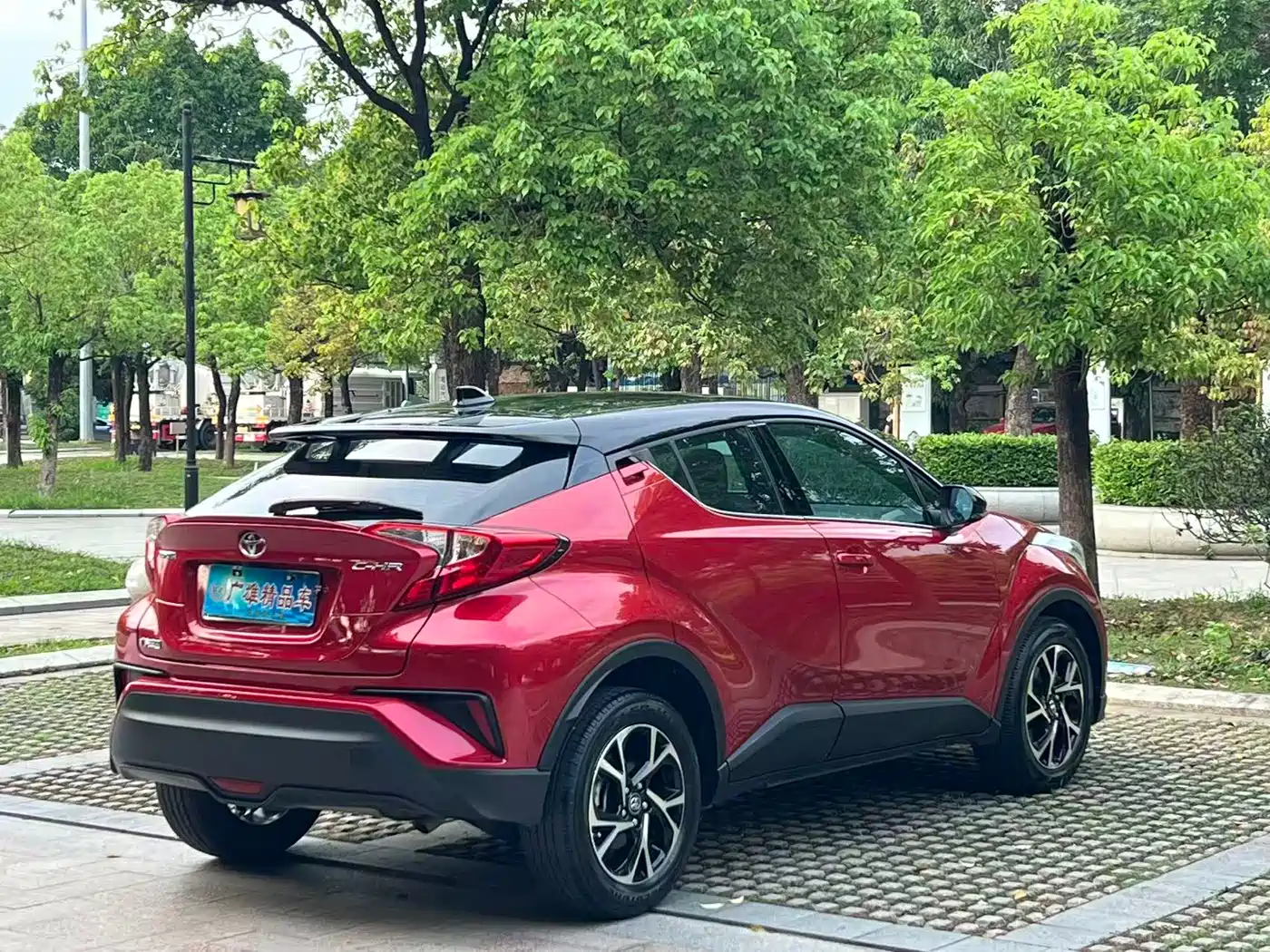 Toyota C-HR 2020 Model 2.0L Leading фото 2