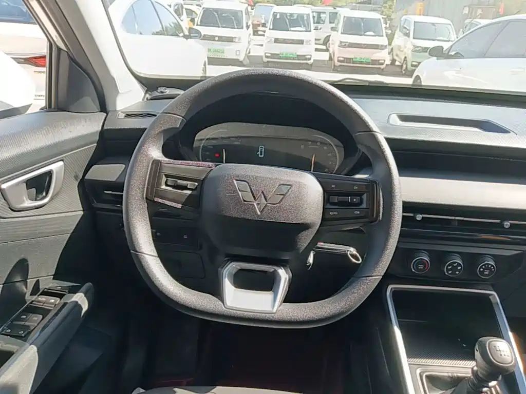 Wuling Motors Wuling Xingchi 2023 2022 1.5L Manual Freedom Edition