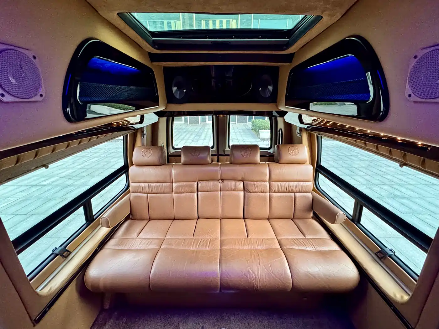 GMC Savana 2015 2015 6.0L G660L 2WD Elegance Edition