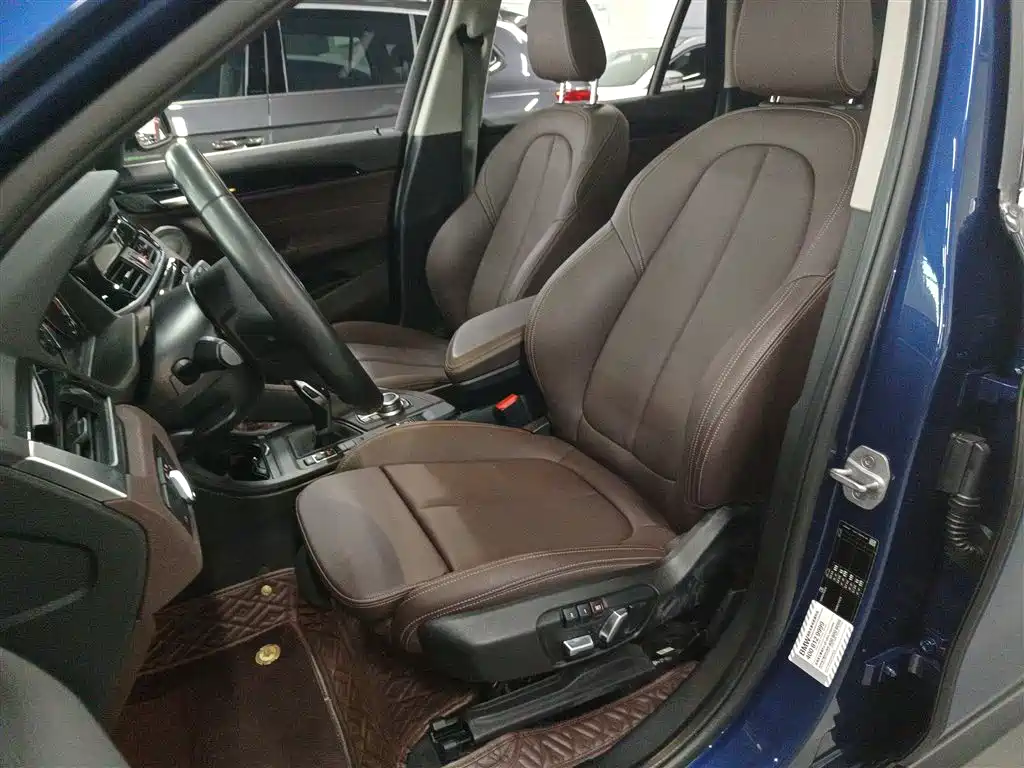 BMW X1 2021 sDrive25Li Leading фото 15