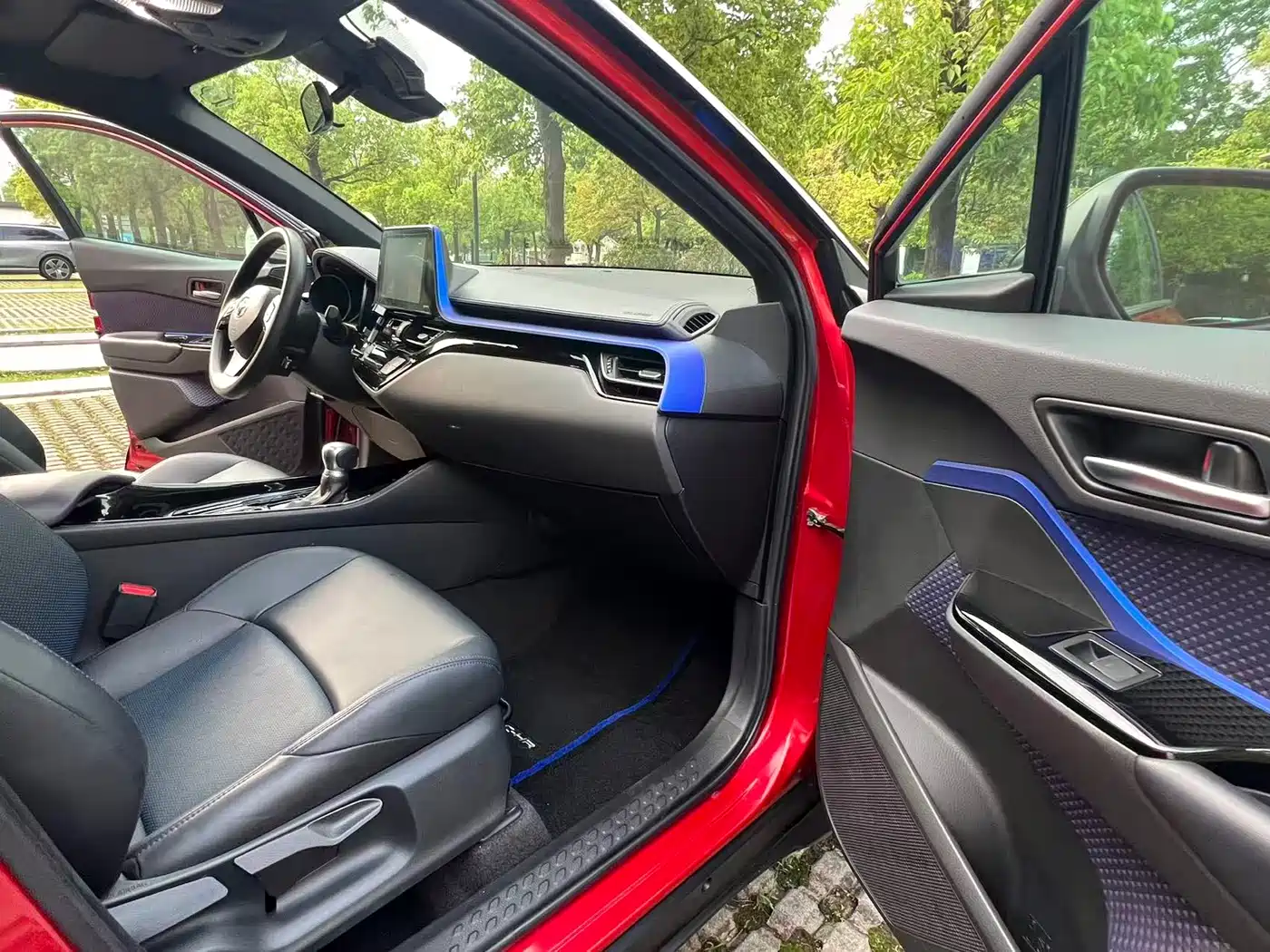 Toyota C-HR 2020 Model 2.0L Leading фото 15