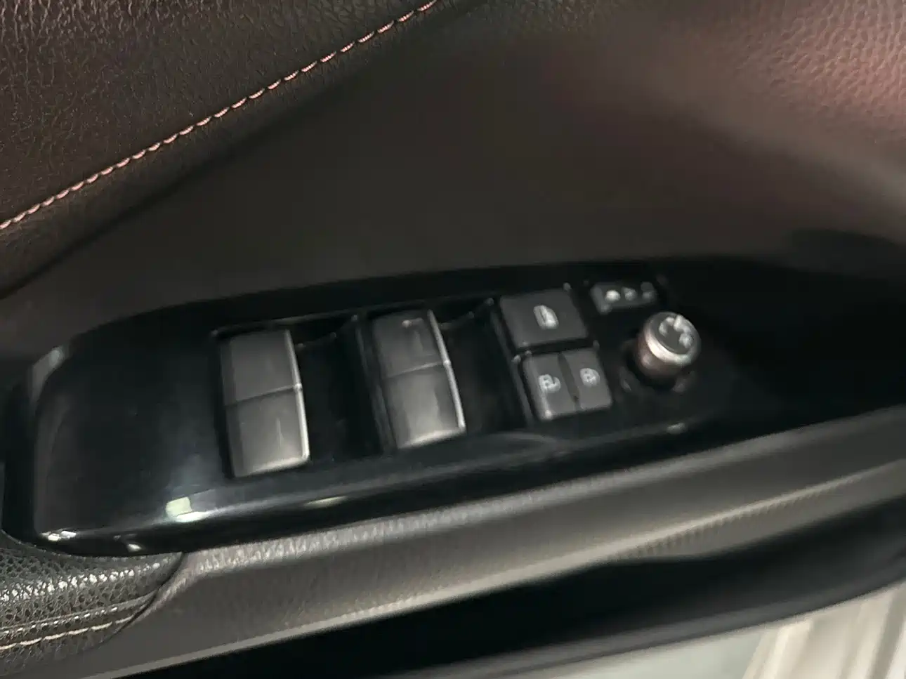 Toyota Camry 2021 2.5S Feng Shang Edition фото 17