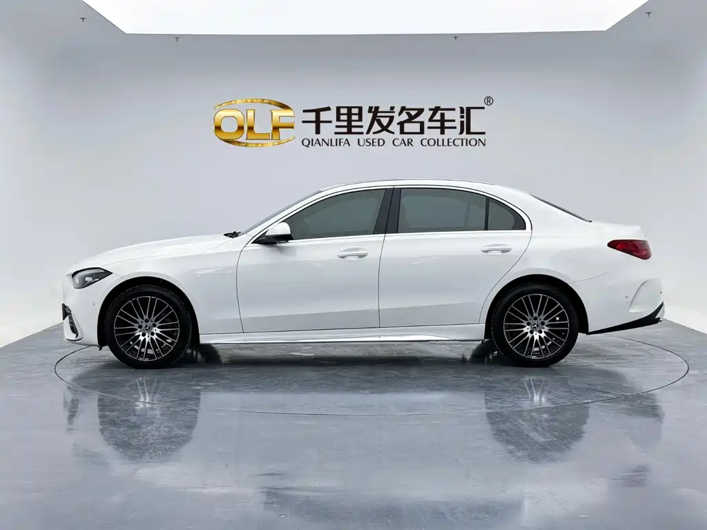 Photo 7 - Mercedes-Benz C-Class